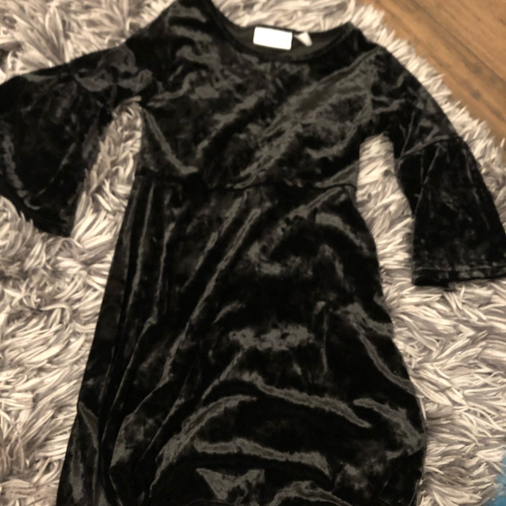 Cutest black velvet dress 5-6